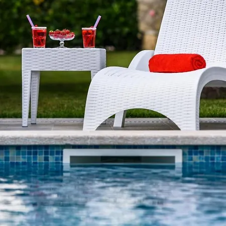 In Okrug Gornji With Terrace, Air Conditioning, Wifi 3436-1 Apartment