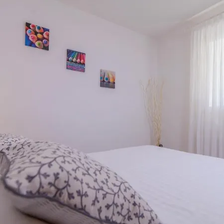 Apartment In Okrug Gornji With Terrace, Air Conditioning, Wifi 3436-1