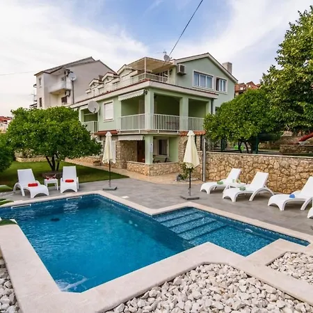 In Okrug Gornji With Terrace, Air Conditioning, Wifi 3436-1 Apartment *