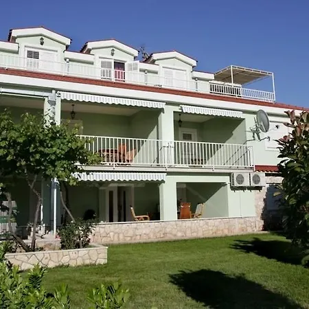 In Okrug Gornji With Terrace, Air Conditioning, Wifi 3436-1 Trogir