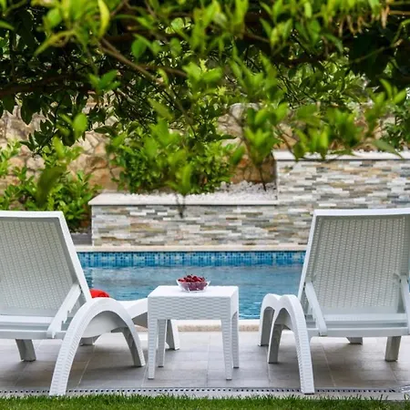 In Okrug Gornji With Terrace, Air Conditioning, Wifi 3436-1 Apartment